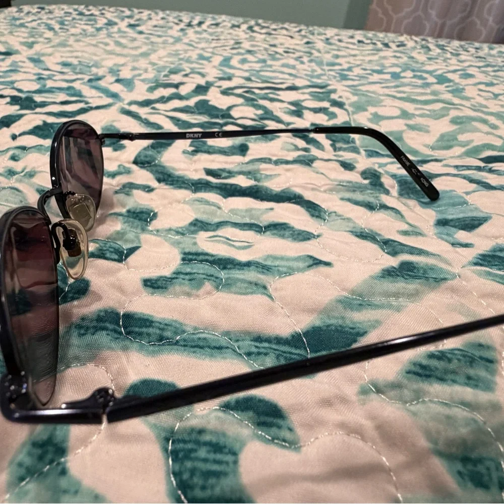 DKNY Trendy Retro-style  Oval Frames